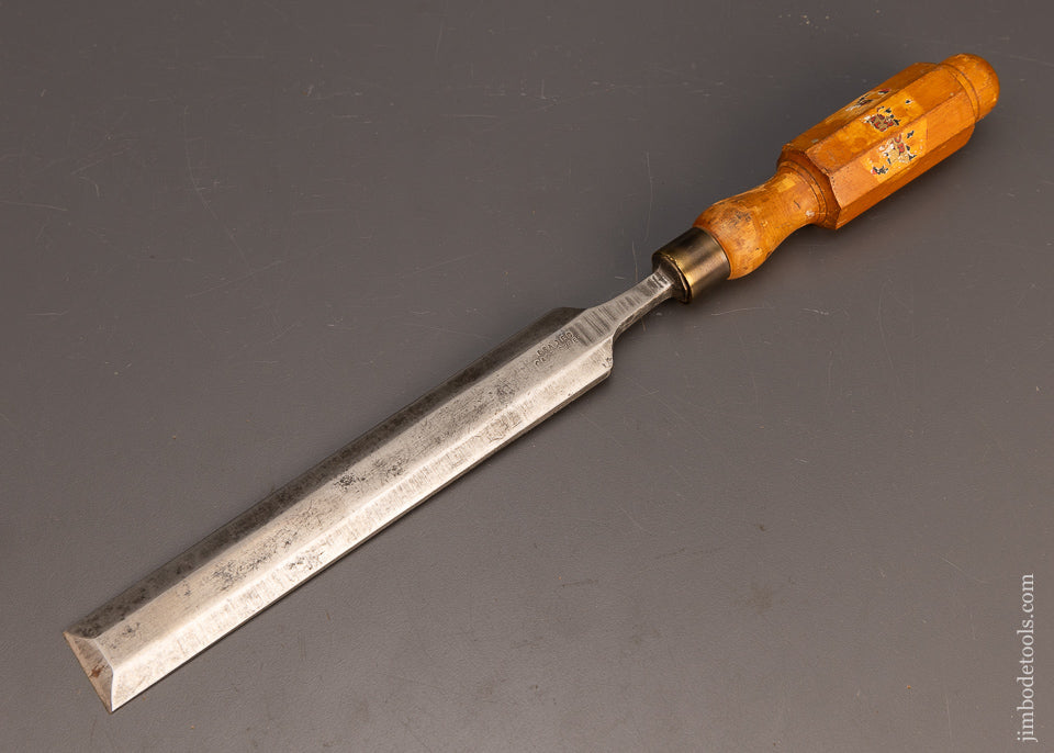 Great 1 1/4 Inch Long, Thin Boxwood Handled Paring Chisel by BRADES - 114040