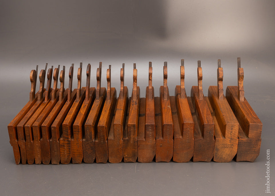 Great User Set of 18 Hollow & Round Moulding Planes by ROUTLEDGE - 114093