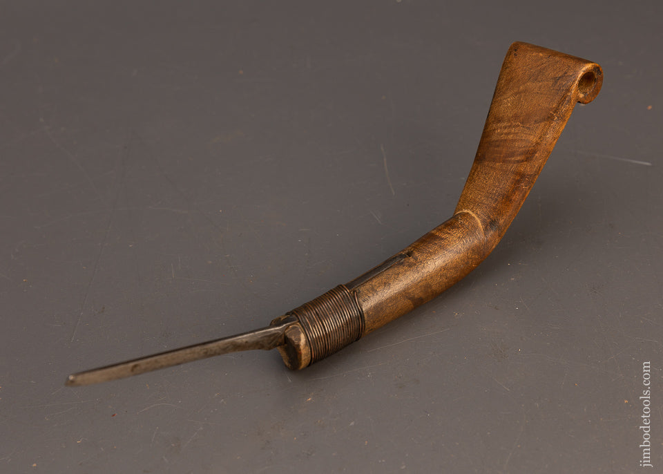 Stunning Beautifully Grained Fiddle Back Native American Crooked Knife - 115674