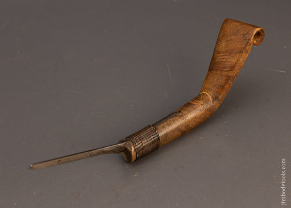 Stunning Beautifully Grained Fiddle Back Native American Crooked Knife - 115674