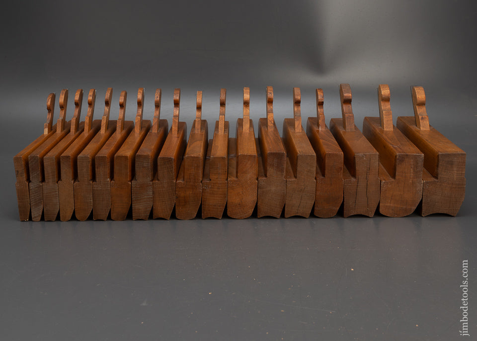 Fine Set of 18 Hollow & Round Moulding Planes with Dual Marks **** 4 STAR Mark S.&J.H WHITAKER & OHIO TOOL CO. - 115728