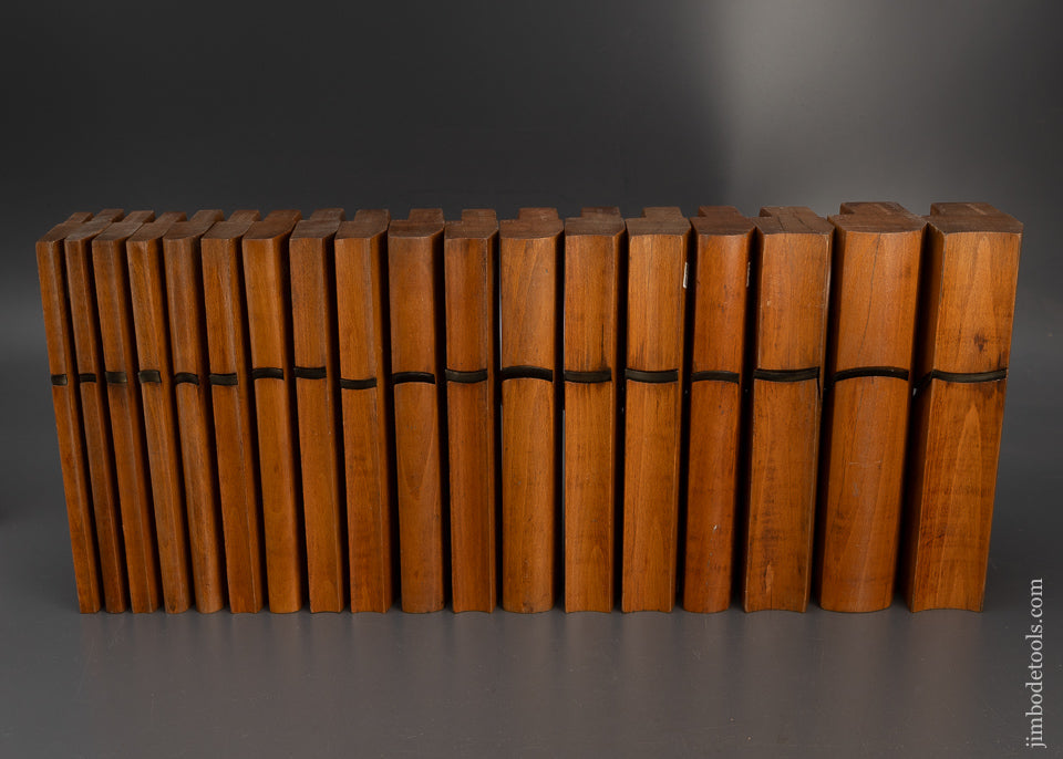 Fine Set of 18 Hollow & Round Moulding Planes with Dual Marks **** 4 STAR Mark S.&J.H WHITAKER & OHIO TOOL CO. - 115728