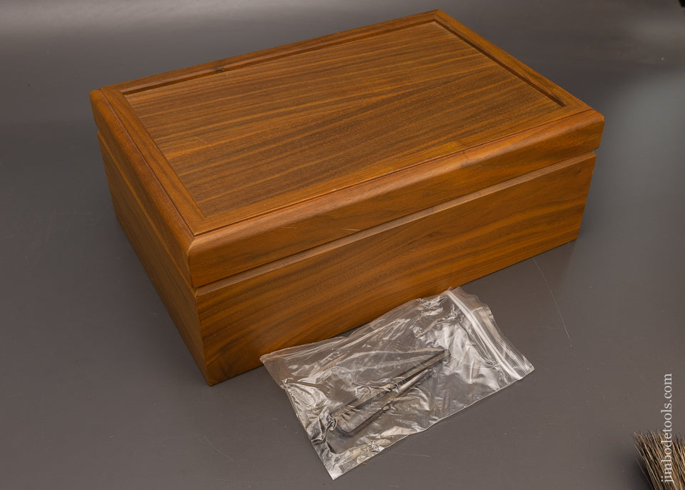 BRIDGE CITY TOOL WORKS VP-60 Variable Pitch Smooth Plane Near Mint & Unused in Walnut Presentation Case - 116345 - AS OF MAY 20