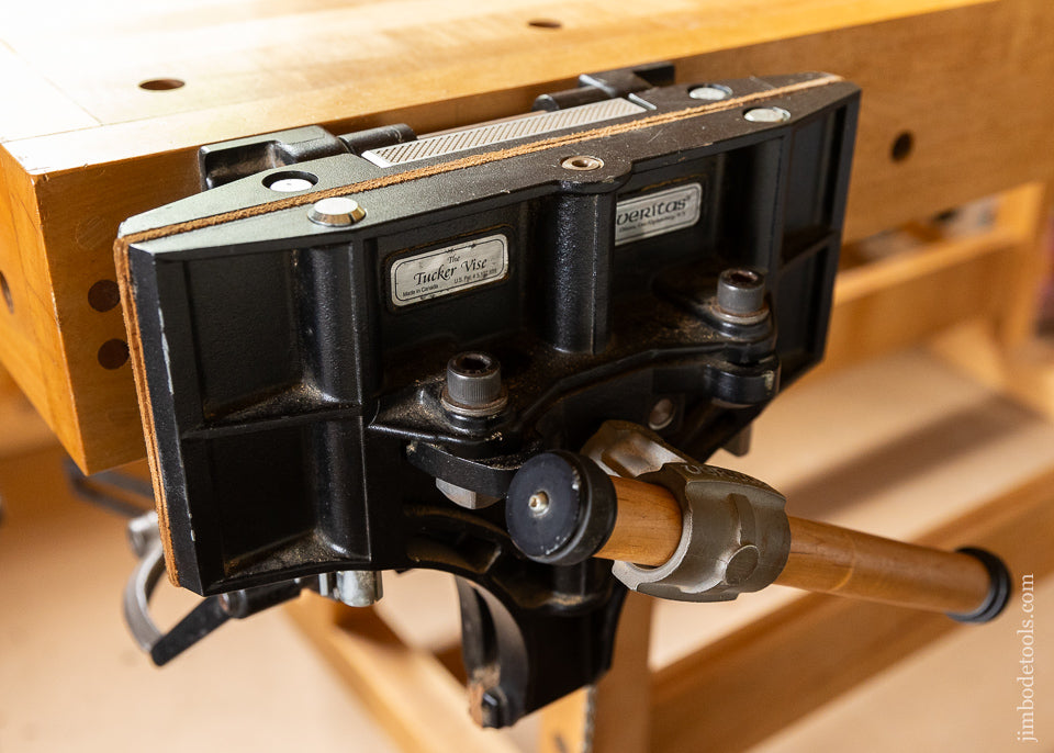 Massive LEE VALLEY VERITAS Work Bench with TUCKER Pattern Maker’s Vise & a Twin Screw Veritas Chain Drive Tail Vise -  116556