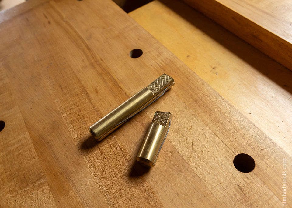 Massive LEE VALLEY VERITAS Work Bench with TUCKER Pattern Maker’s Vise & a Twin Screw Veritas Chain Drive Tail Vise - 116556 - AS OF JUNE 16