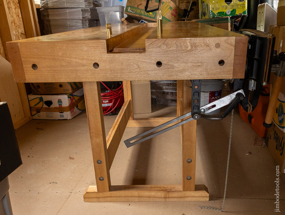 Massive LEE VALLEY VERITAS Work Bench with TUCKER Pattern Maker’s Vise & a Twin Screw Veritas Chain Drive Tail Vise - 116556 - AS OF JUNE 16