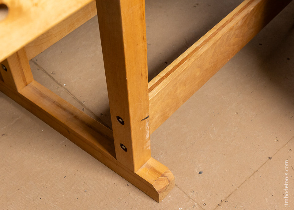 Massive LEE VALLEY VERITAS Work Bench with TUCKER Pattern Maker’s Vise & a Twin Screw Veritas Chain Drive Tail Vise - 116556 - AS OF JUNE 16