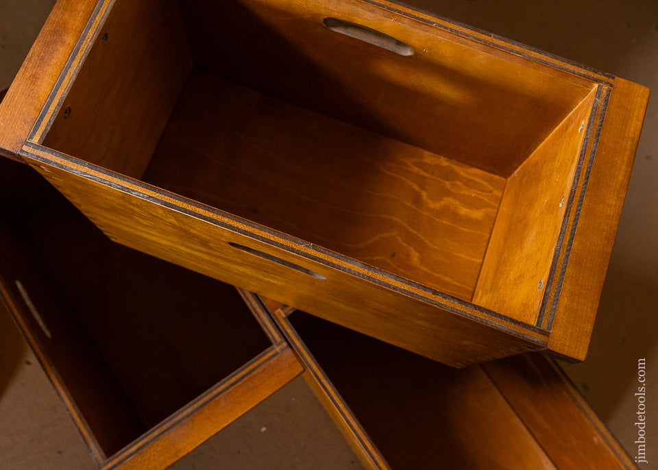 Massive LEE VALLEY VERITAS Work Bench with TUCKER Pattern Maker’s Vise & a Twin Screw Veritas Chain Drive Tail Vise - 116556 - AS OF JUNE 16