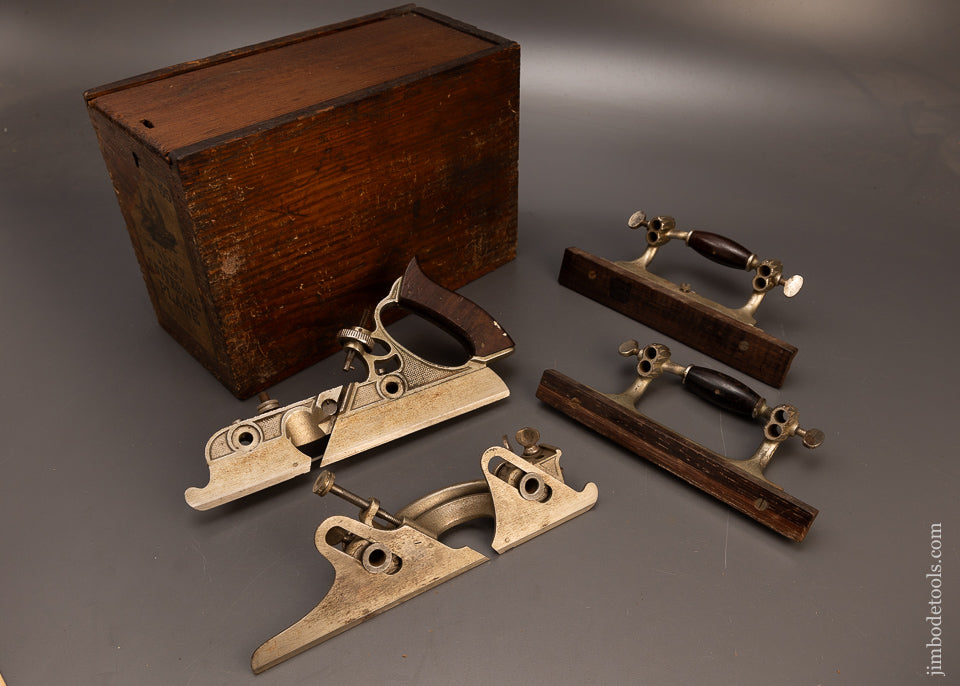 100%-Complete-STANLEY-No.-55-Combination-Plane-in-Picture-Label-Chestnut-Box-117766