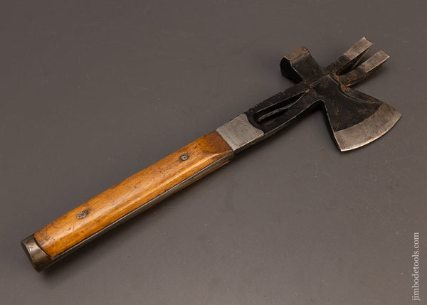 Near Mint Tomahawk Style Hammer Hatchet Combination Tool - 117986