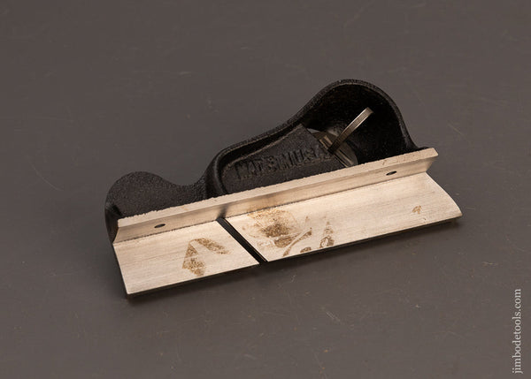 N° 32 OLD tool OUTIL ANCIEN BIDON D’huile VERSEUR D'HUILE FER BLANC N° 32 OLD tool OUTIL ANCIEN BIDON D’huile VERSEUR D'HUILE FER BLANC
