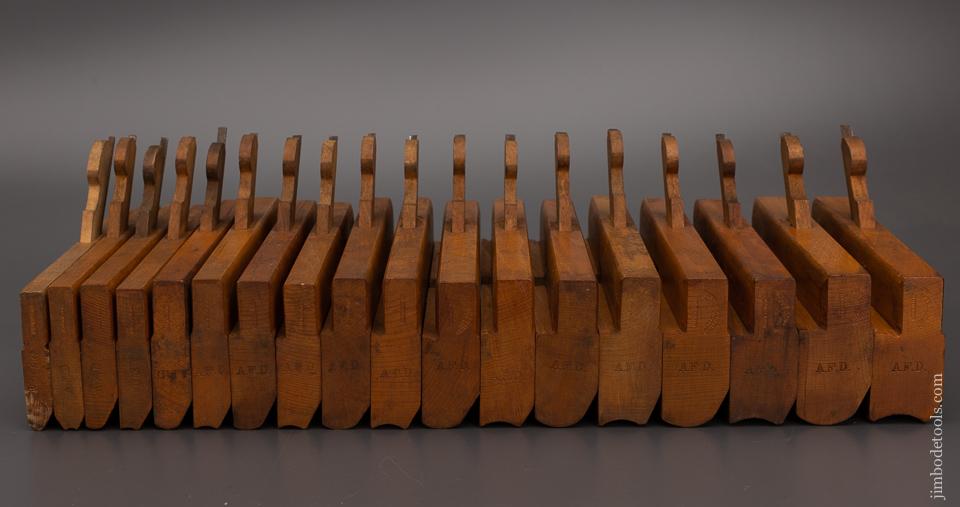 Unused Set of 18 Hollow and Round Planes by H. CHAPIN - 101014