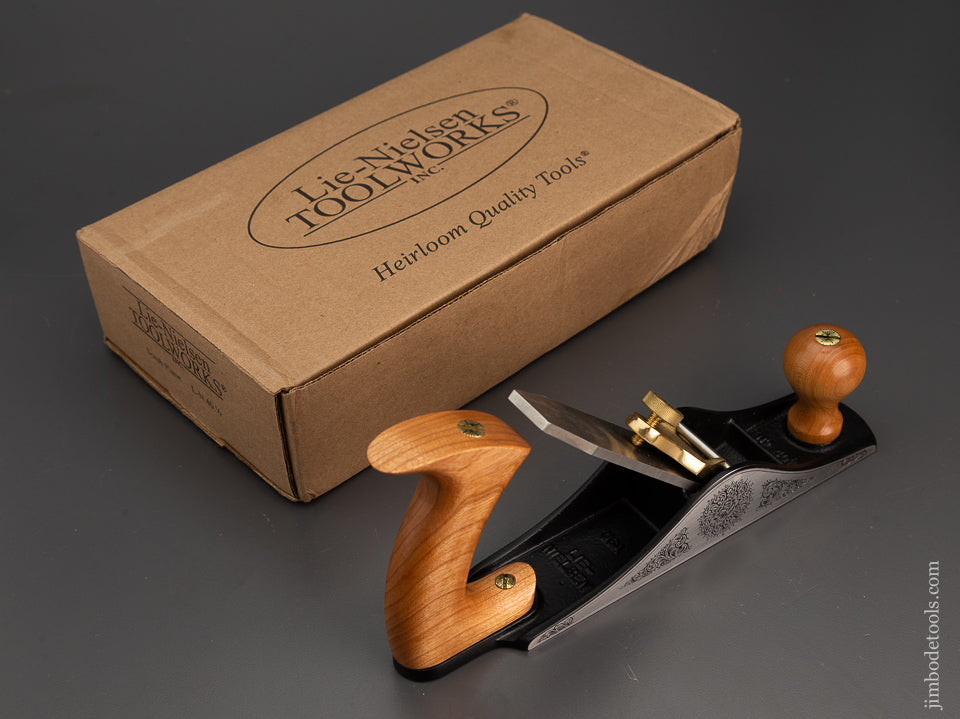 LIE NIELSEN No. 40 1/2 Scrub Plane Lavishly Engraved by MIKHAIL DAVYDOV Mint in Box - 102617