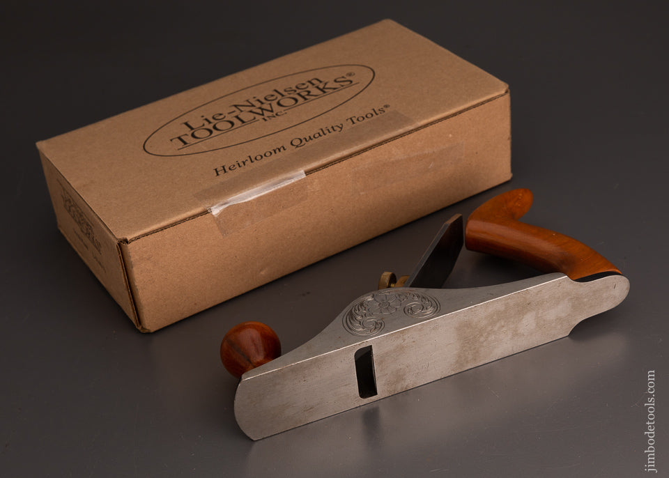 LIE NIELSEN No. 40 1/2 Scrub Plane with Engraved Side - 103739
