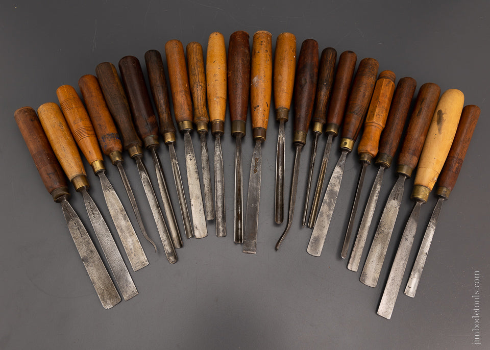 22 ADDIS Carving Tools - 104730