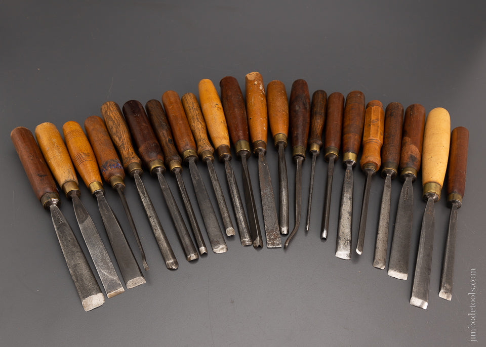 22 ADDIS Carving Tools - 104730