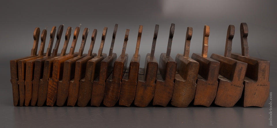 Crisp Set of 18 Odd-Numbered Hollow & Round Moulding Planes by VARVILL YORK 1-17 - 106666