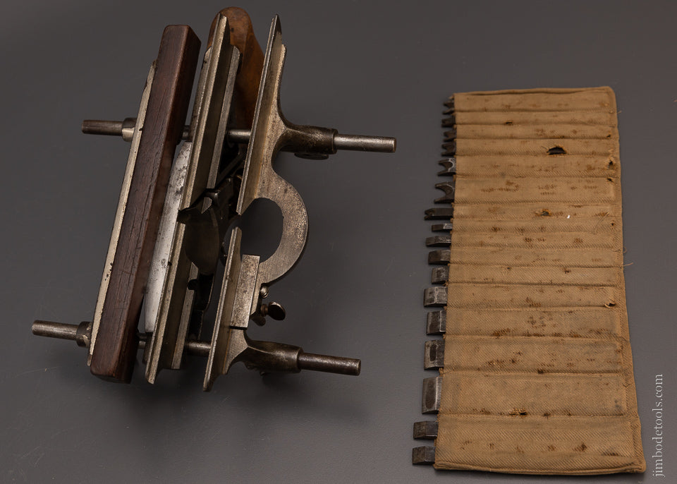 Fine SIEGLEY TOOL CO. Early Patent Combination Plane with Full Set of Cutters - 106917