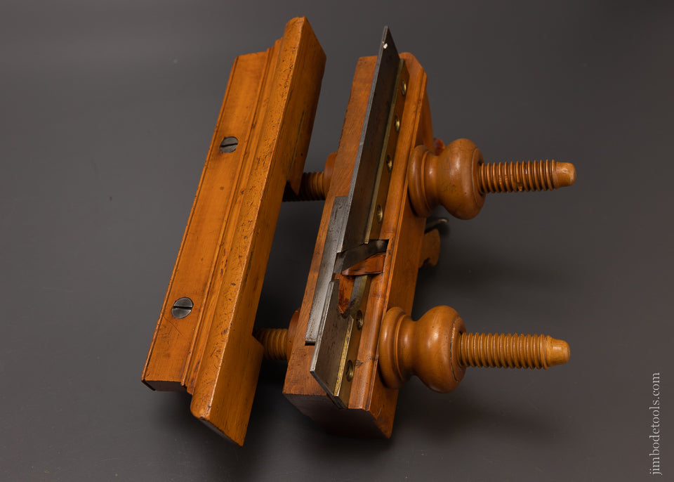 Fine GREENFIELD TOOL CO. Solid Boxwood Screw Arm Plow Plane - 107155