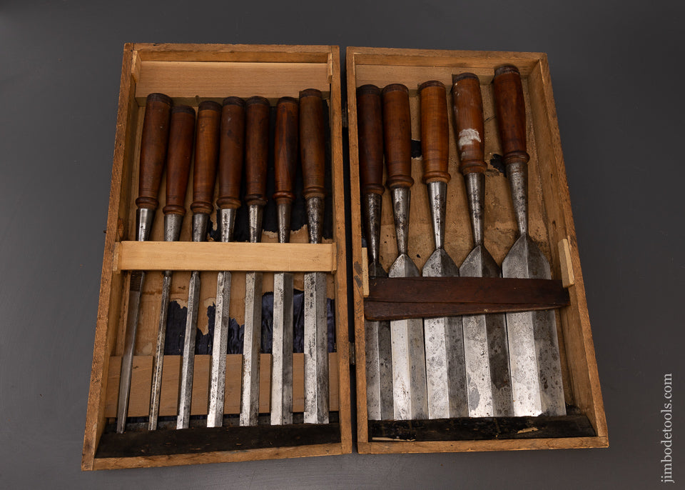 Excellent Extra Fine Complete Set of G.I. MIX & CO. Bevel Back Socket Firmer Chisels in Original Box - 109086