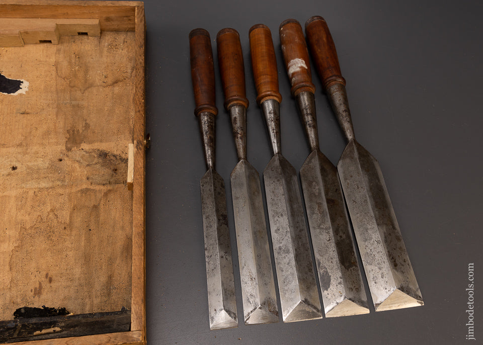 Excellent Extra Fine Complete Set of G.I. MIX & CO. Bevel Back Socket Firmer Chisels in Original Box - 109086