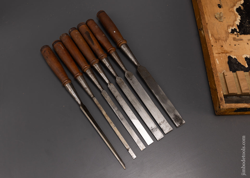Excellent Extra Fine Complete Set of G.I. MIX & CO. Bevel Back Socket Firmer Chisels in Original Box - 109086