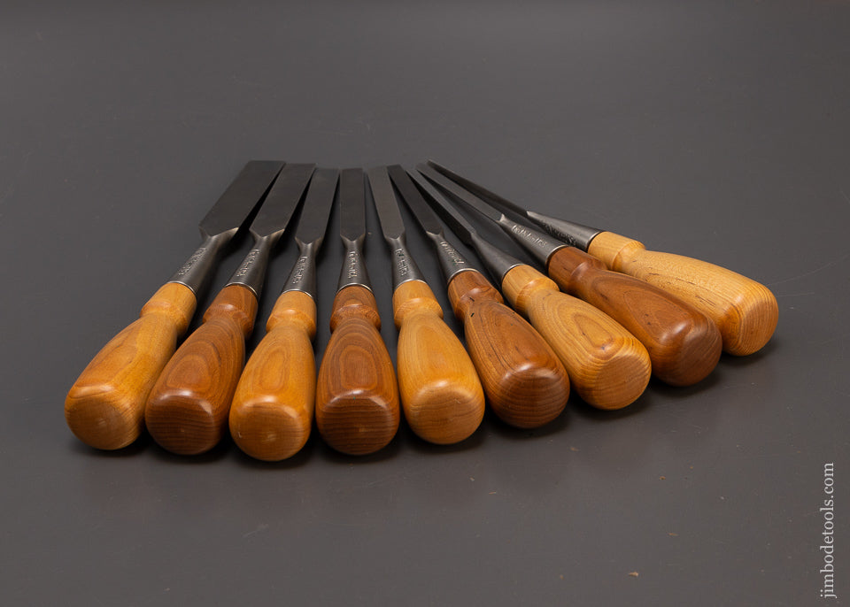 Dead Mint Set of 9 LIE NIELSEN Bevel Edge Socket Chisels in Original Leather Roll - 109432