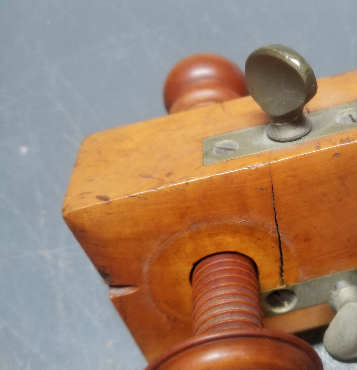 Stunning DEFORREST Solid Boxwood Screw Arm plow Plane - 95330