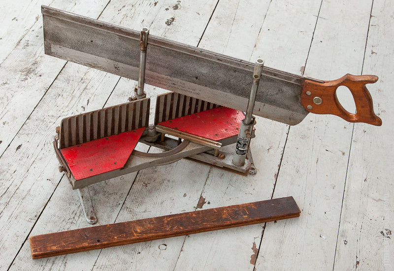 Miter Box MILLERS FALLS LANGDON No. 74 Mitre Box 100% COMPLETE with 28x5 inch ATKINS Saw with Guard - 70909
