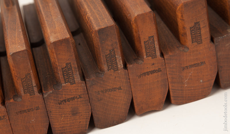 Set of 18 Cabinet Pitch 60 degrees Hollows & Rounds Moulding Planes EVENS by W. DIBB YORK circa 1800-1860 MINT - 72908