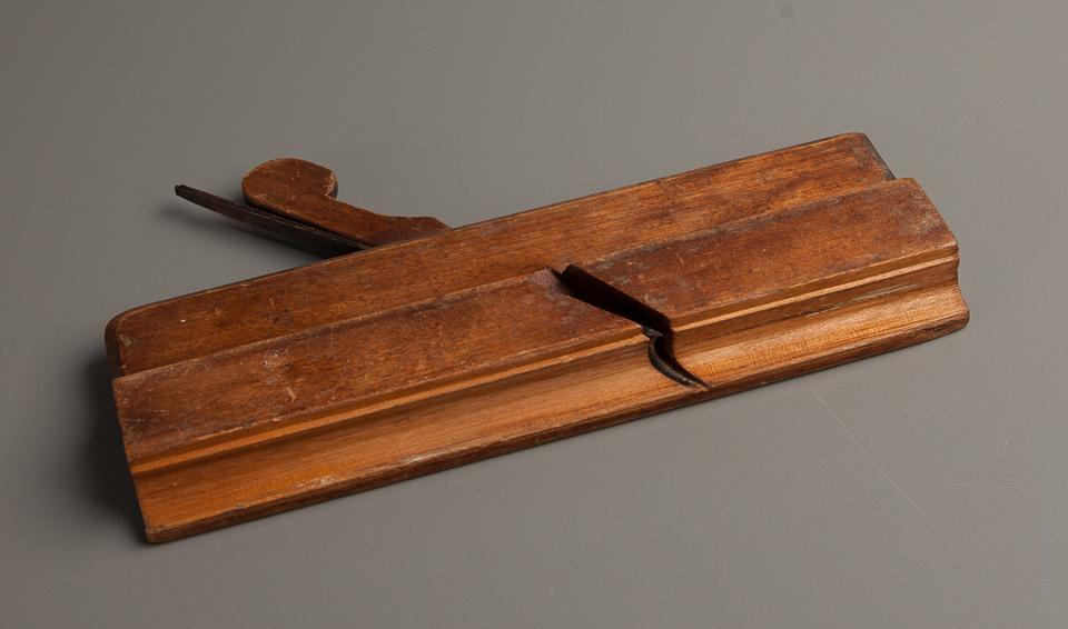 18th Century I. LINDENBERGER Yellow Birch Side Bead Molding Plane FINE - 77231U