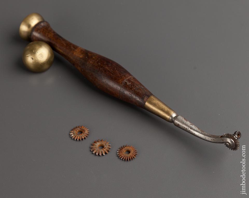 BLANCHARD A PARIS Miniature Pricking Wheel with Four Wheels - 77886R