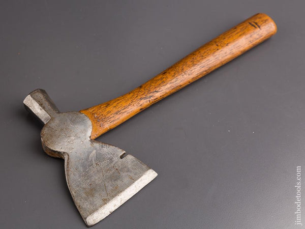 Extra Fine! UNDERHILL NASHUA NH Hatchet LIKE NEW - 85141