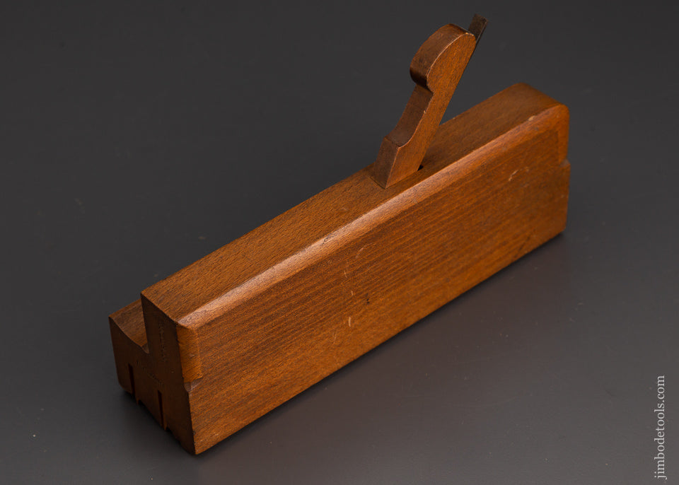 NEAR MINT 2 1/2 inch Wide Crispy Complex Moulding Plane by R. NELSON York circa 1750-770 CRISP - 85594