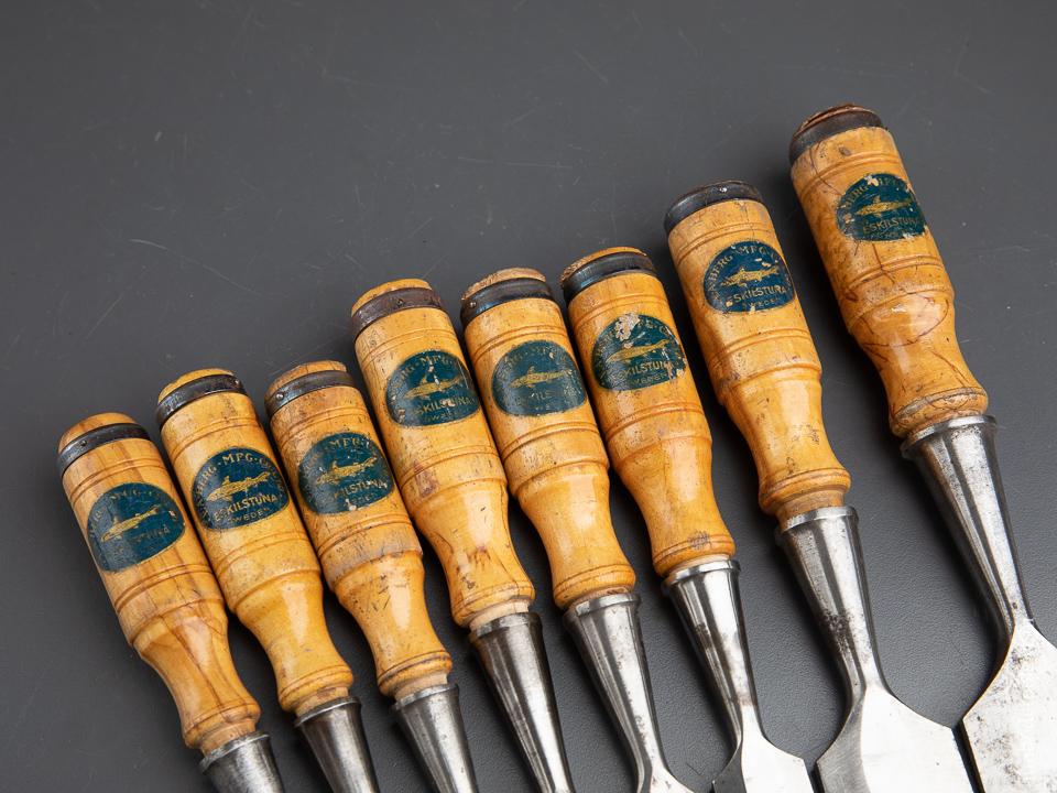 Great Set of Eight E.A. BERG ESKILSTUNA SHARK Brand Chisels with Labels - 91094