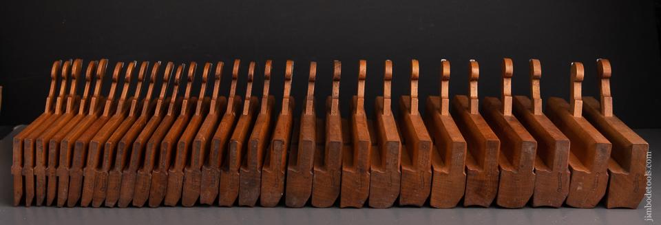 Magnificent Set of 29 Hollow and Round Moulding Planes by ARTHINGTON 1808-56 - 93043