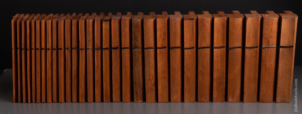 Magnificent Set of 29 Hollow and Round Moulding Planes by ARTHINGTON 1808-56 - 93043