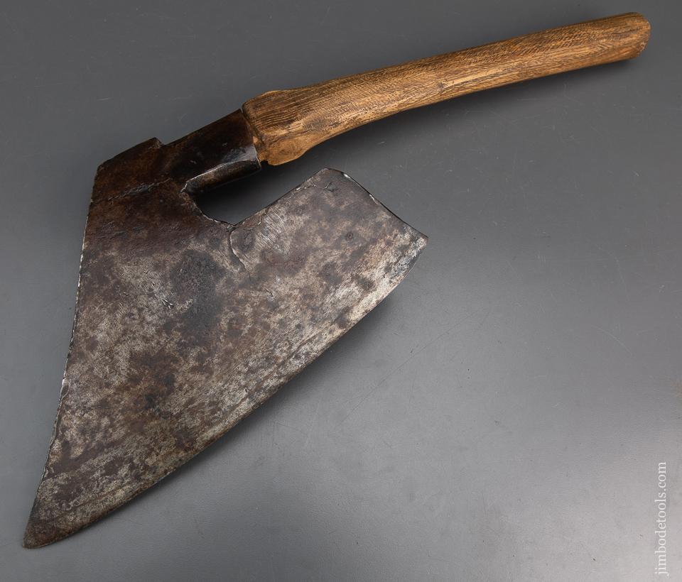 Awesome Goose Wing Axe with Decorations and Heart Shaped Touch Marks - 94998