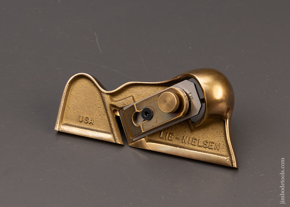 DISCONTINUED Left Hand LIE NIELSEN No. 95 Edge Plane in Bronze - 111439