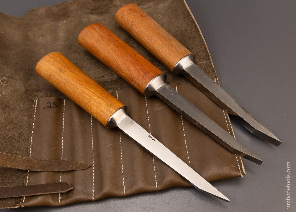 Leather Roll of 3 RAY ILES Pig Sticker Mortise Chisels - 111549