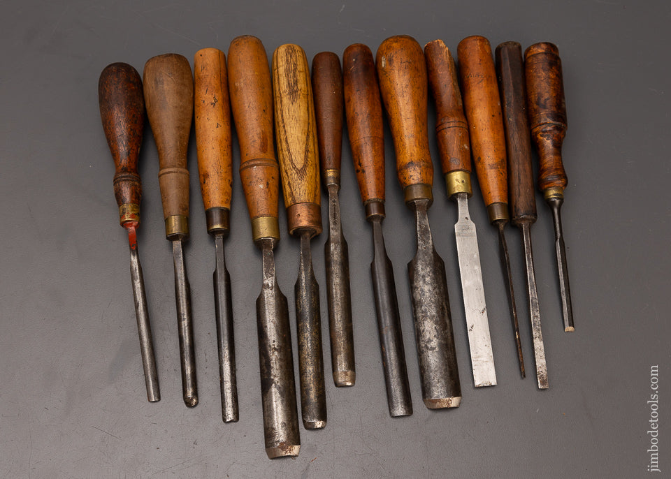 12 Assorted Chisels and Gouges - 111847