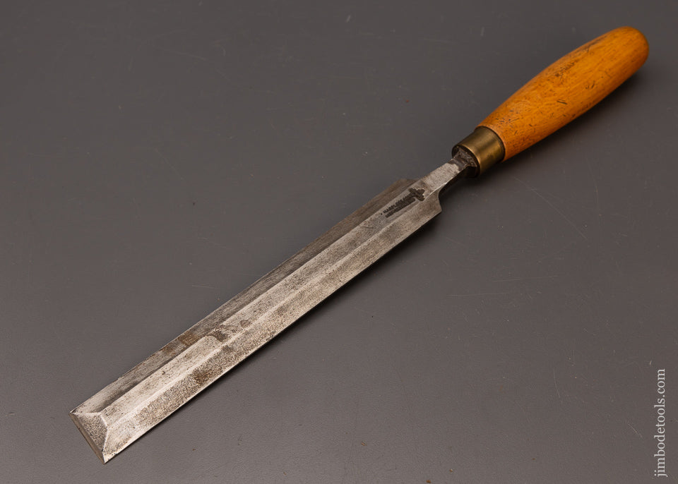 Long, Thin Boxwood Handled Paring Chisel 1 1/4 Inches Wide MARPLES - 112054