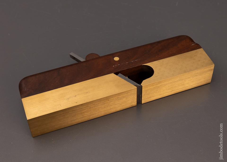 Near Mint H.N.T. GORDON 1 1/4 Inch Wide Rabbet Plane Gidgee Infill - 112117