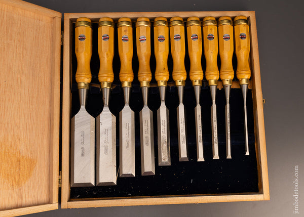 Near Mint Set of 10 Boxwood Handle Bench Chisels by FREUD - 113482