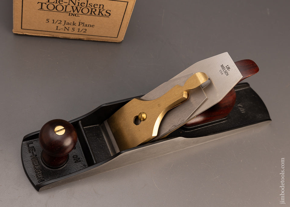 LIE NIELSEN No. 5 1/2 JUMBO Jack Plane Near Mint in Box Out of Stock @ Lie Nielsen Rosewood Handles - 113635