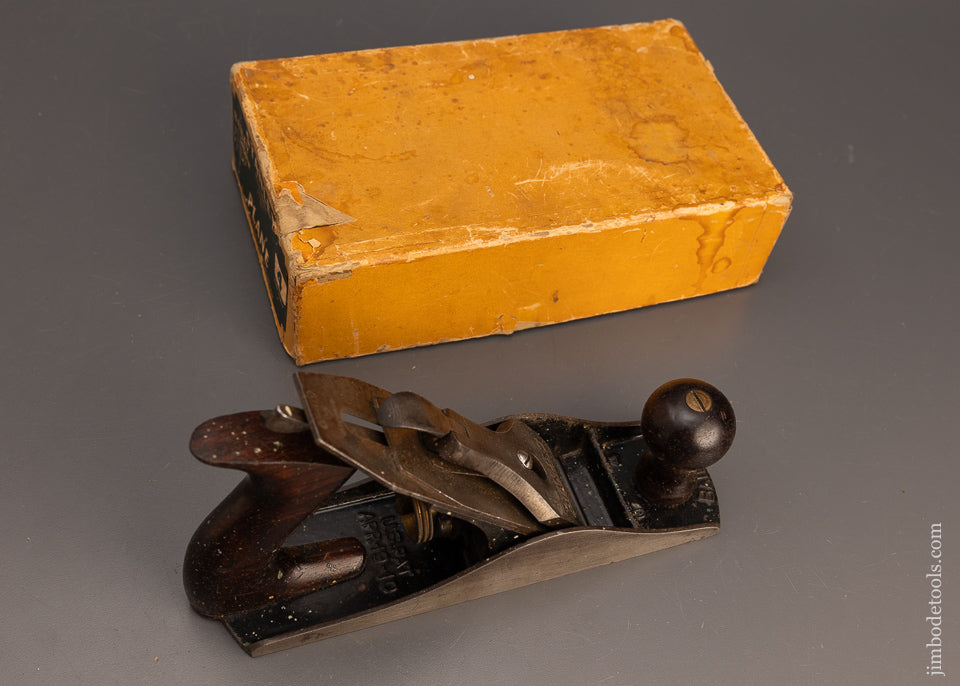 SWEETHEART STANLEY No. 4 Smooth Plane in Original Box - 113695