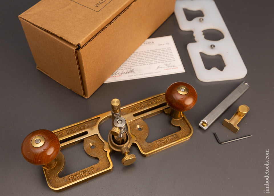WALKE MOORE TOOLS No. 2500 Brass 8 1.2 Inch Router Plane Mint in Box - 113985