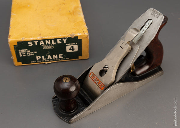 Near Mint in Box STANLEY No. 4 Smooth Plane - 115278