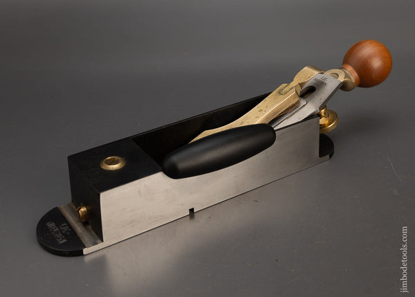 Discontinued LIE NIELSEN No. 9 Piano Maker’s Miter Plane - 115642