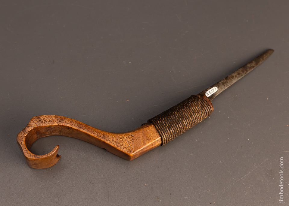 Really Lovely Early Antique Delicately Carved Native American Crooked Knife - 115661